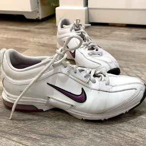 3/35: NIKE shoes/runners/walkers